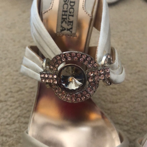 Badgley mischka cream high heels - Picture 2 of 4